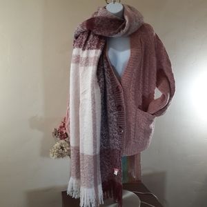 Issac Mizrahi Cozy Soft Plaid Fringed Scarf Wrap Shawl